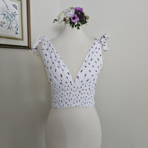 NWT Forever 21 Floral Tie Strap Crop Top - Picture 2 of 8